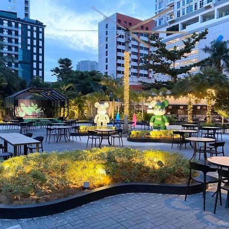 Seaview Condo Near Rf Mall, Food Court & Free Netflix Johor Bahru Buitenkant foto